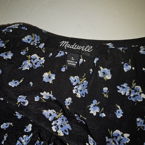 Madewell Womens Sz Medium Black Blue Floral 100% Silk Top Blouse Cinched Sleeve - Picture 6 of 8